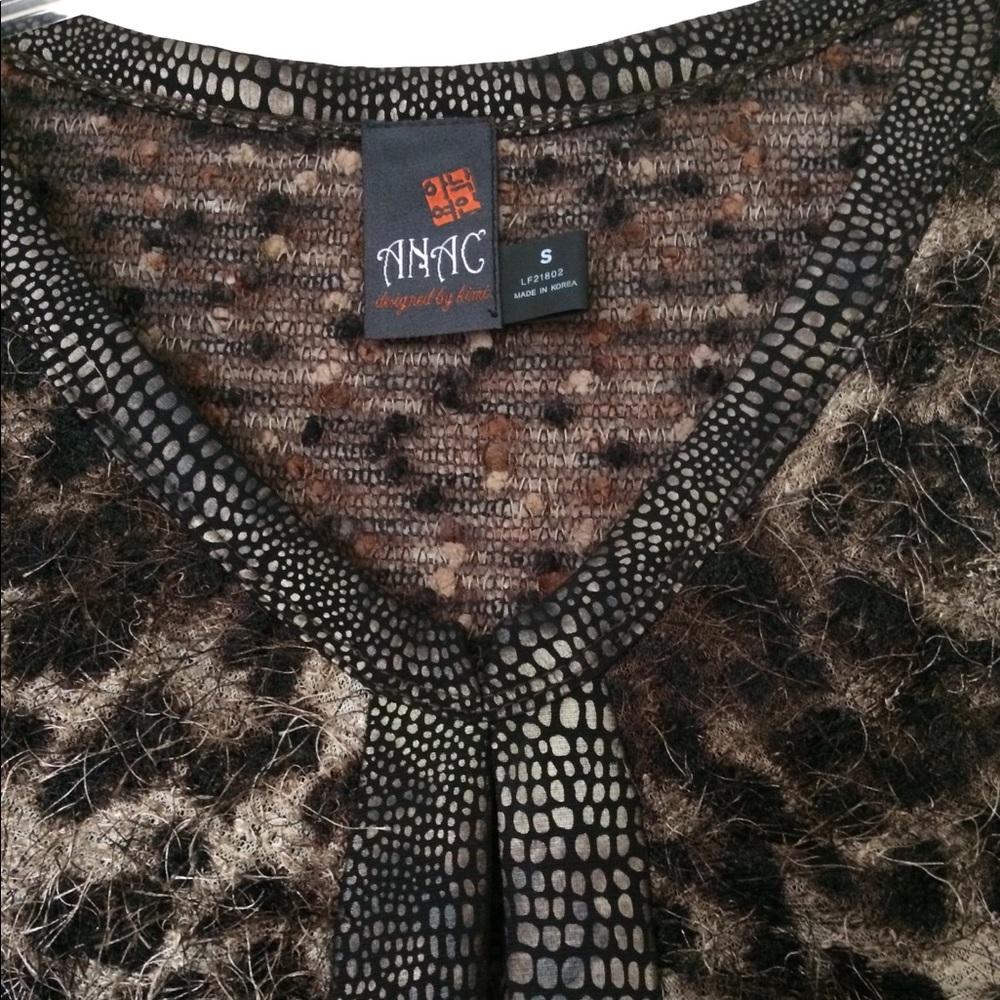 ANAC designed by Kimi Sweater - Picture 4 of 8